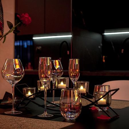 Les Secrets Rooms, Love Room De Luxe Avec Jacuzzi Rivesaltes Exterior photo