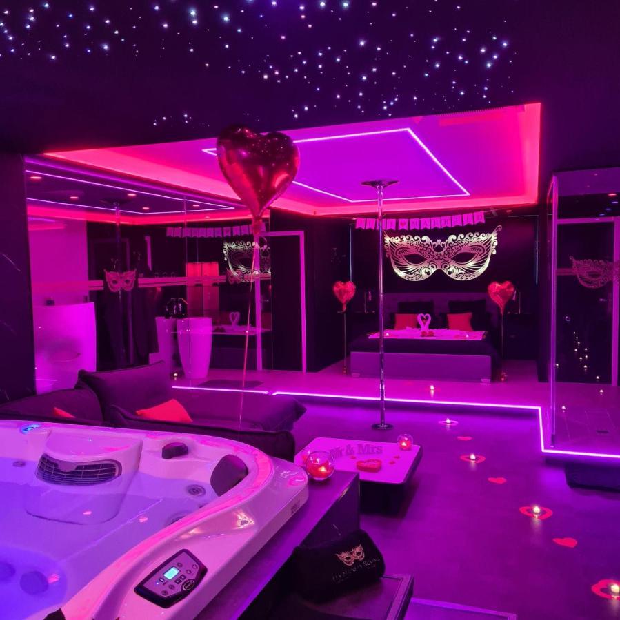Les Secrets Rooms, Love Room De Luxe Avec Jacuzzi Rivesaltes Exterior photo